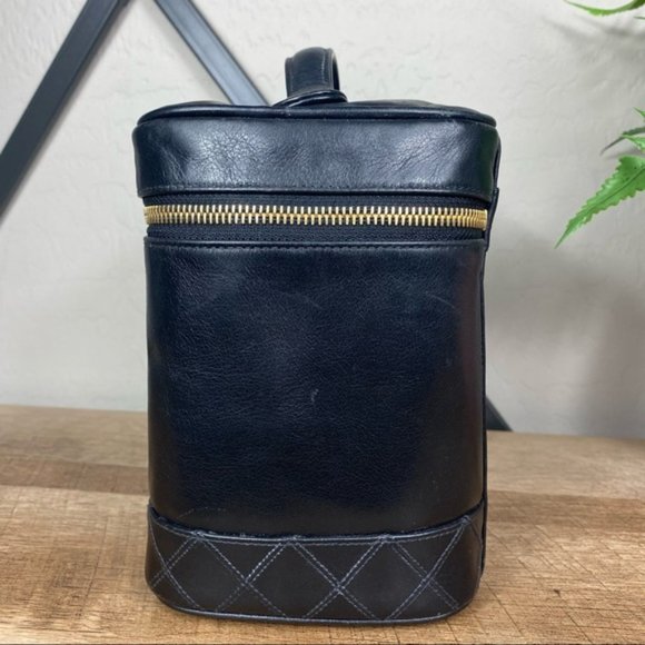 SOLD Chanel Timeless Vintage Vanity Case - Picture 6 of 16